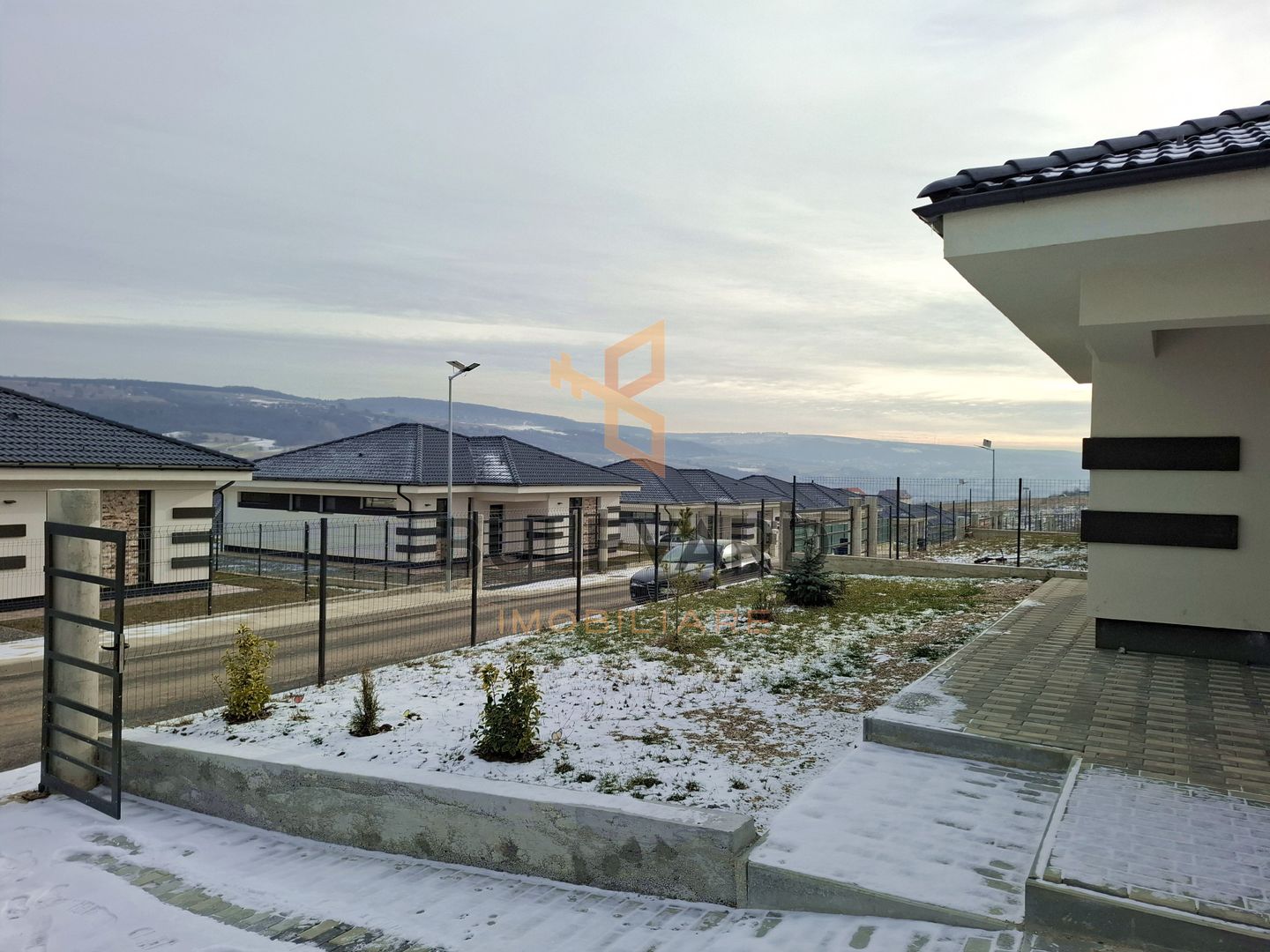 Casa individuala finisata in Corusu! - Poză 1