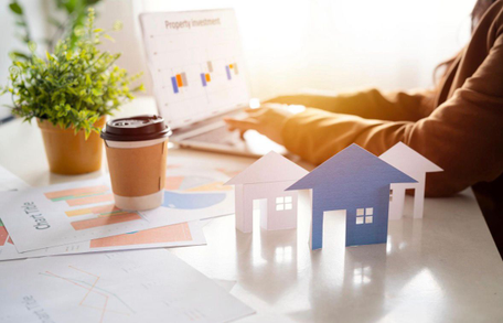 
    Promovare profesională și vizibilitate.
  