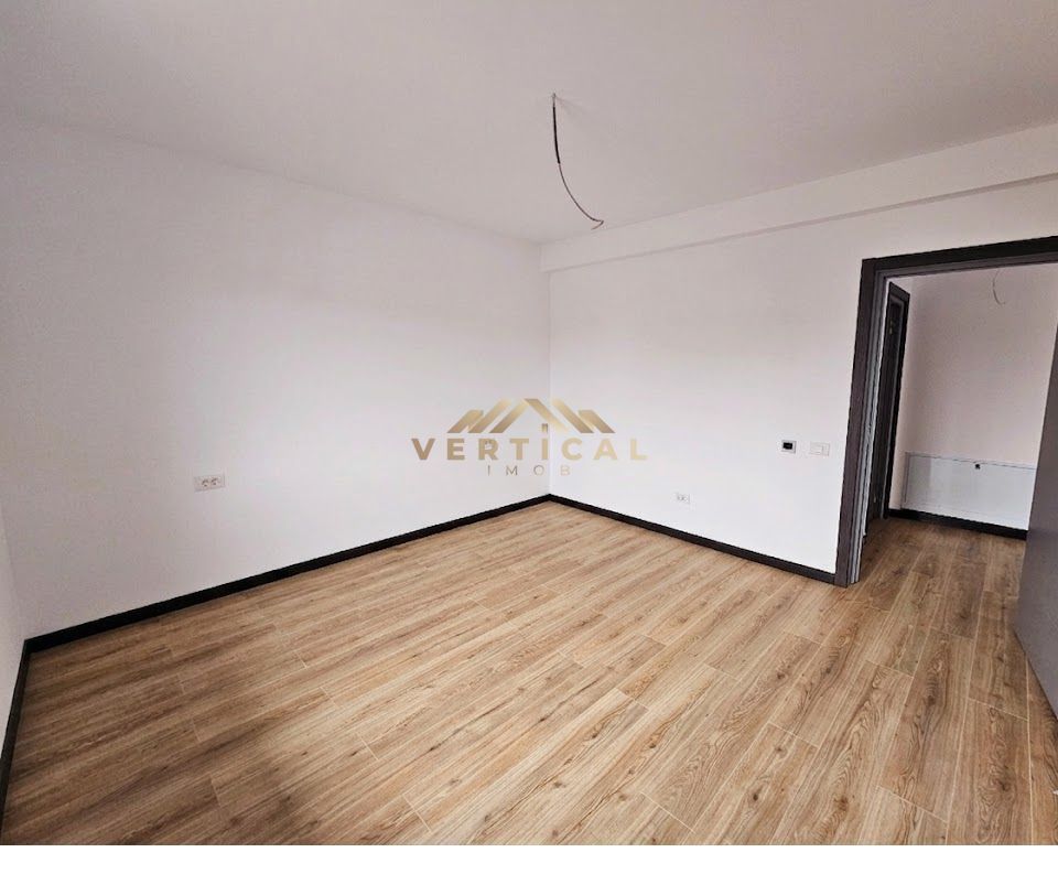 Casa 4 camere | 3 bai | centrul comunei Berceni - Poză 13