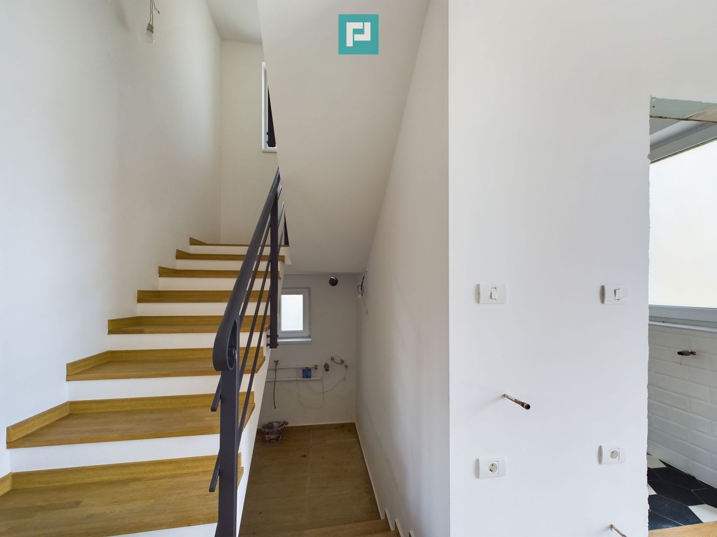 Duplex elegant cu 3 dormitoare în Ghiroda - Poză 11