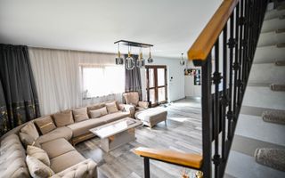 Casa individuală de vânzare Sânpetru, 5 camere, garaj, foișor, curte - Poză 7