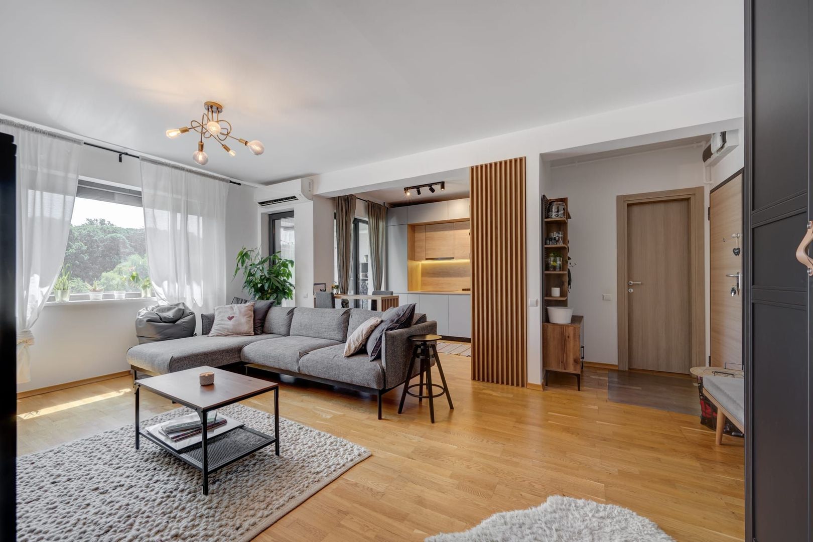 Apartament mobilat si utilat langa padurea Baneasa - Poză 2