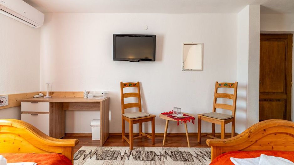 Casa + Pensiune deosebita - Orlat, Sibiu - Poză 26