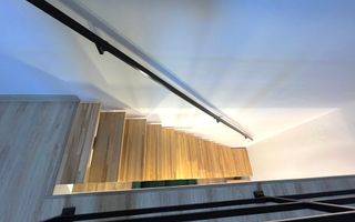Apartament cu 3 camere, balcon si scara interioara - Poză 9