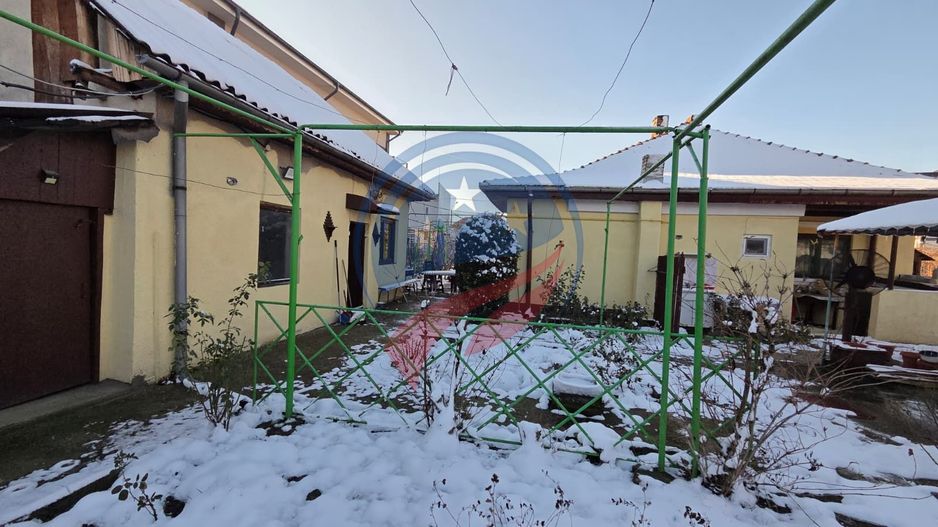 🌿 Casă cu teren 620 mp – Romanești | Liniște, acces excelent, potențial mare - Poză 9