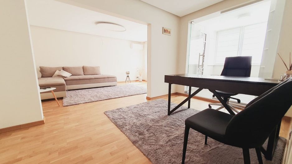 Punctele Cardinale | Apartament spatios | 3 camere + 1 Birou - Poză 1