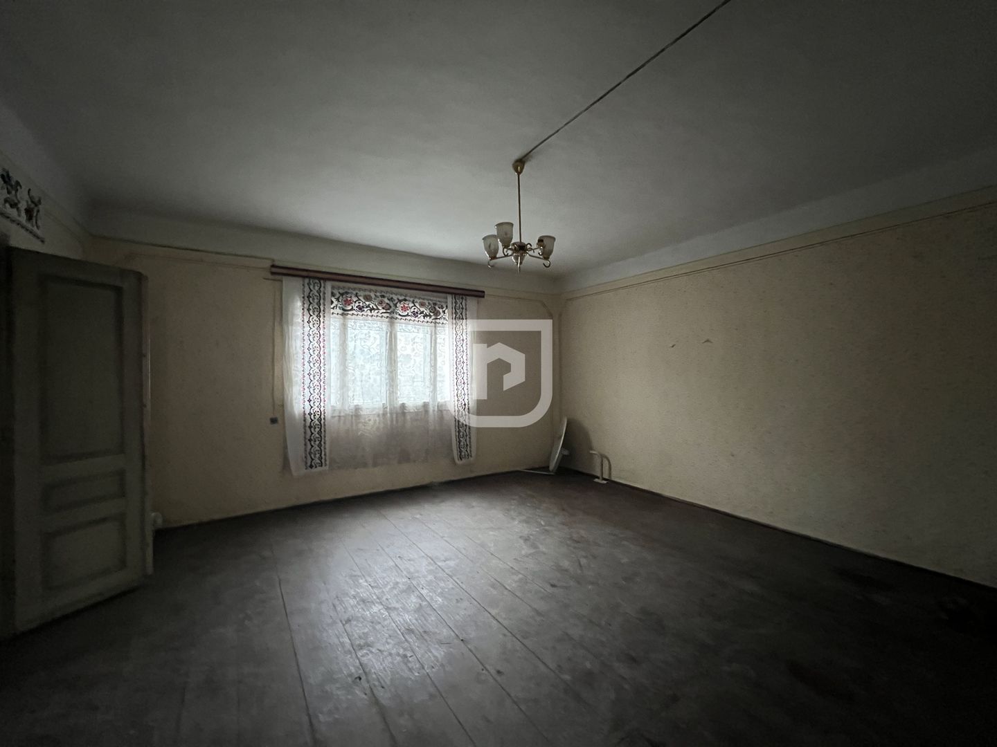 De vanzare casa, atelier fierarie, 4 anexe - 2507 mp in Manastirea Humorului - Poză 4