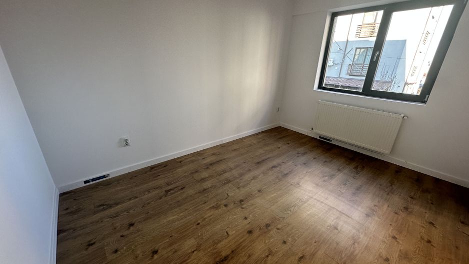 AP 2 CAMERE BLOC NOU, CENTRAL-LANGA MC, FINISAJE PREMIUM, COMISION 0% - Poză 8