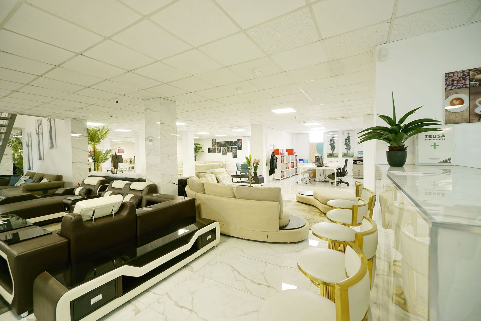 Spatiu comercial 2000 mp,Valea Cascadelor - Poză 15