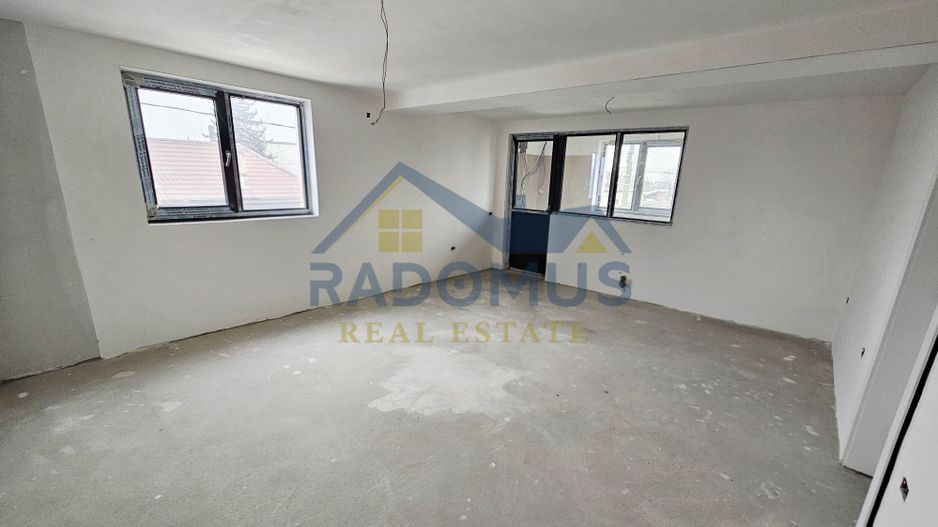 Vila Tătărani - 280 mp utili - 500 mp Teren - 8 Camere + 4 Băi - Poză 13