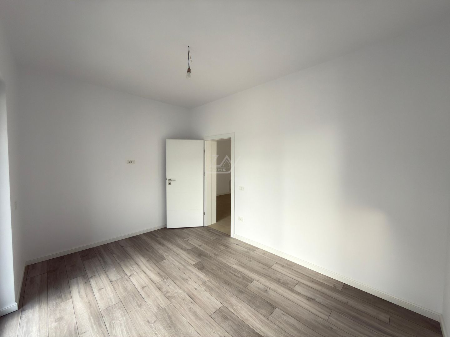 Bloc finalizat la asfalt. Etaj 1. Loc de parcare. - Poză 6