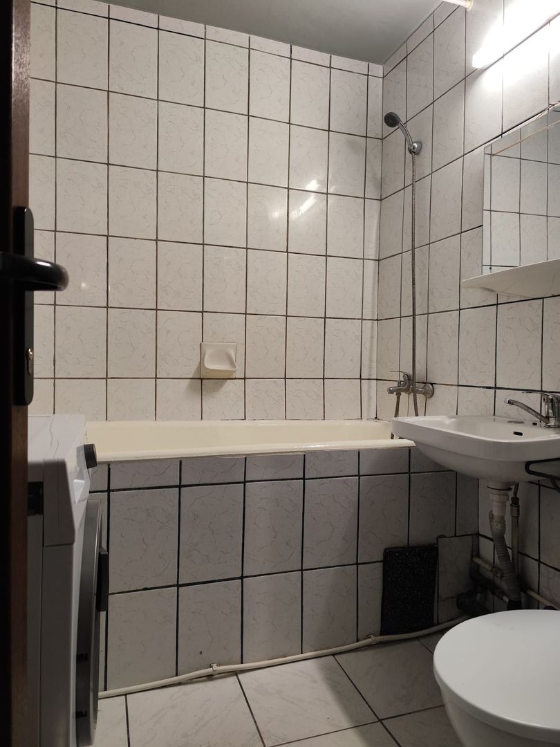 Inchiriere apartament 3 camere, str. Sovata, Rogerius, Oradea - Poză 14