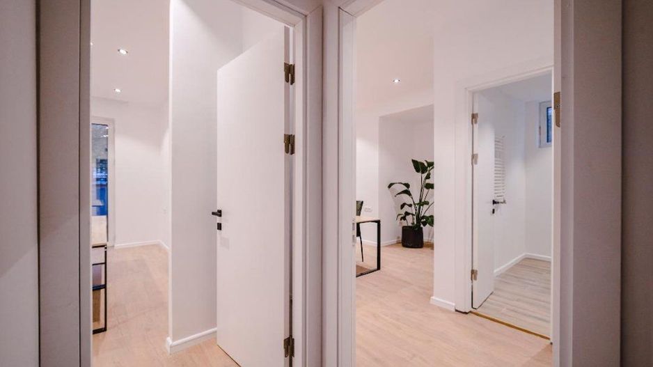 4 camere| terasă 40 mp| PIATA  VICTORIEI - Poză 5