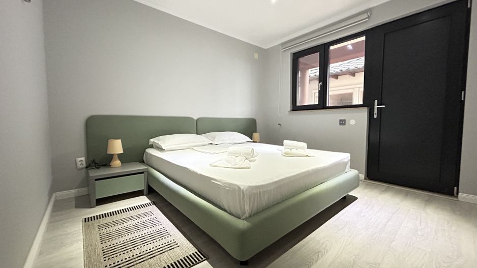 Pensiune Casa Eva Statiunea 2 Mai - 12 camere - teren 600 mp - Poză 4