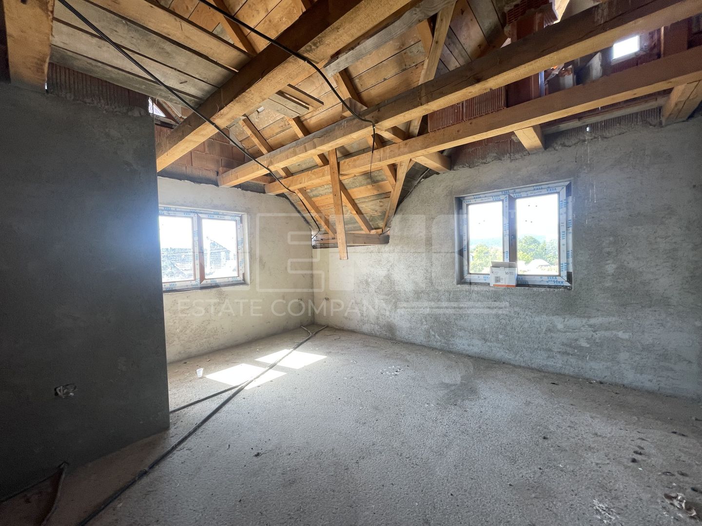 CASA LA ROSU DIN CARAMIDA + GARAJ I 12,5 ARI I VICOV DE SUS I - Poză 24