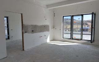 COMISION 0%! Penthouse finisat 73,75 mp utili+terasa 90 mp-Zavoaie - Poză 1