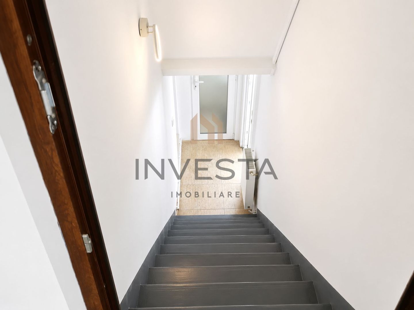 Casa individuala de 280 mp pentru birouri cu 7 parcari de inchiriat - Poză 12