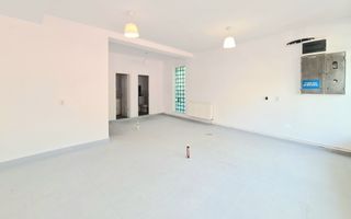 Spatiu comercial de închiriat cu 380v Brasov - 82 mp # spatii-comerciale-brasov - Poză 2