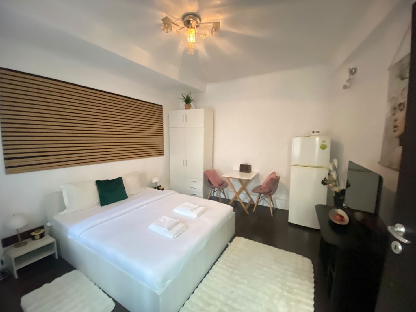 Investiție în centrul Bucureștiului | centrală proprie | Airbnb V16 - Poză 1