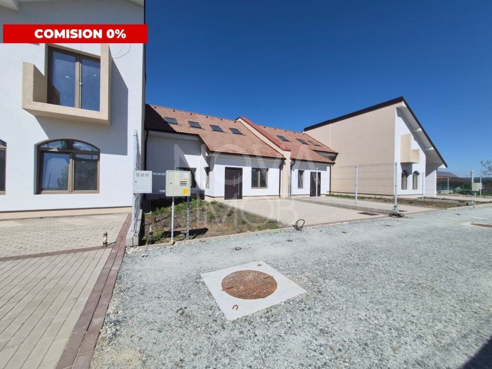 Casa generoasa cu 5 camere, 2 bai, dressing si parcare – Sura Mica - Poză 1