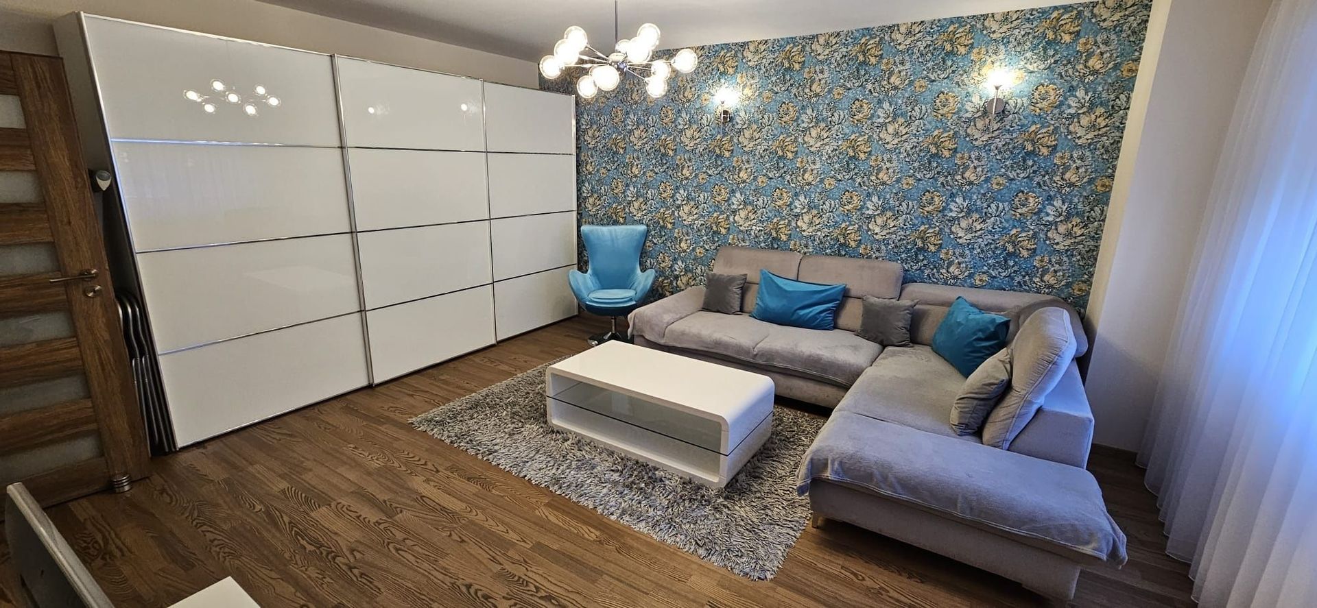 Închiriez apartament 2 camere modern, Piața Muncii, metrou 3minute - Poză 1