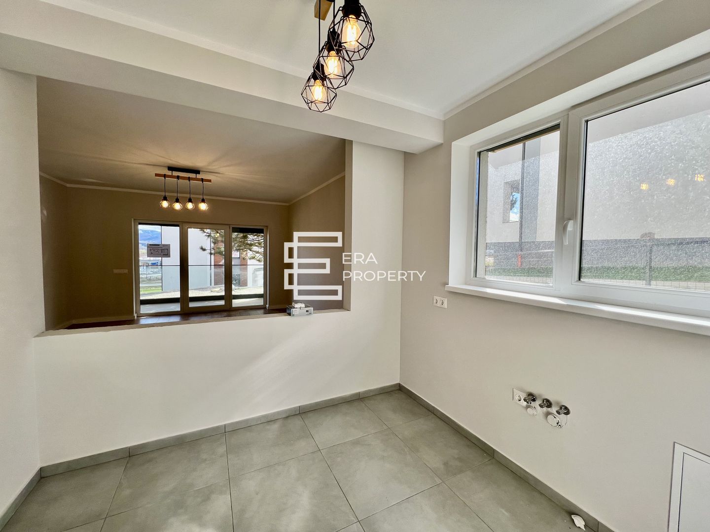 Apartament 2 camere /LA CHEIE/ INTABULAT /zona Aeroport Sibiu - Poză 3