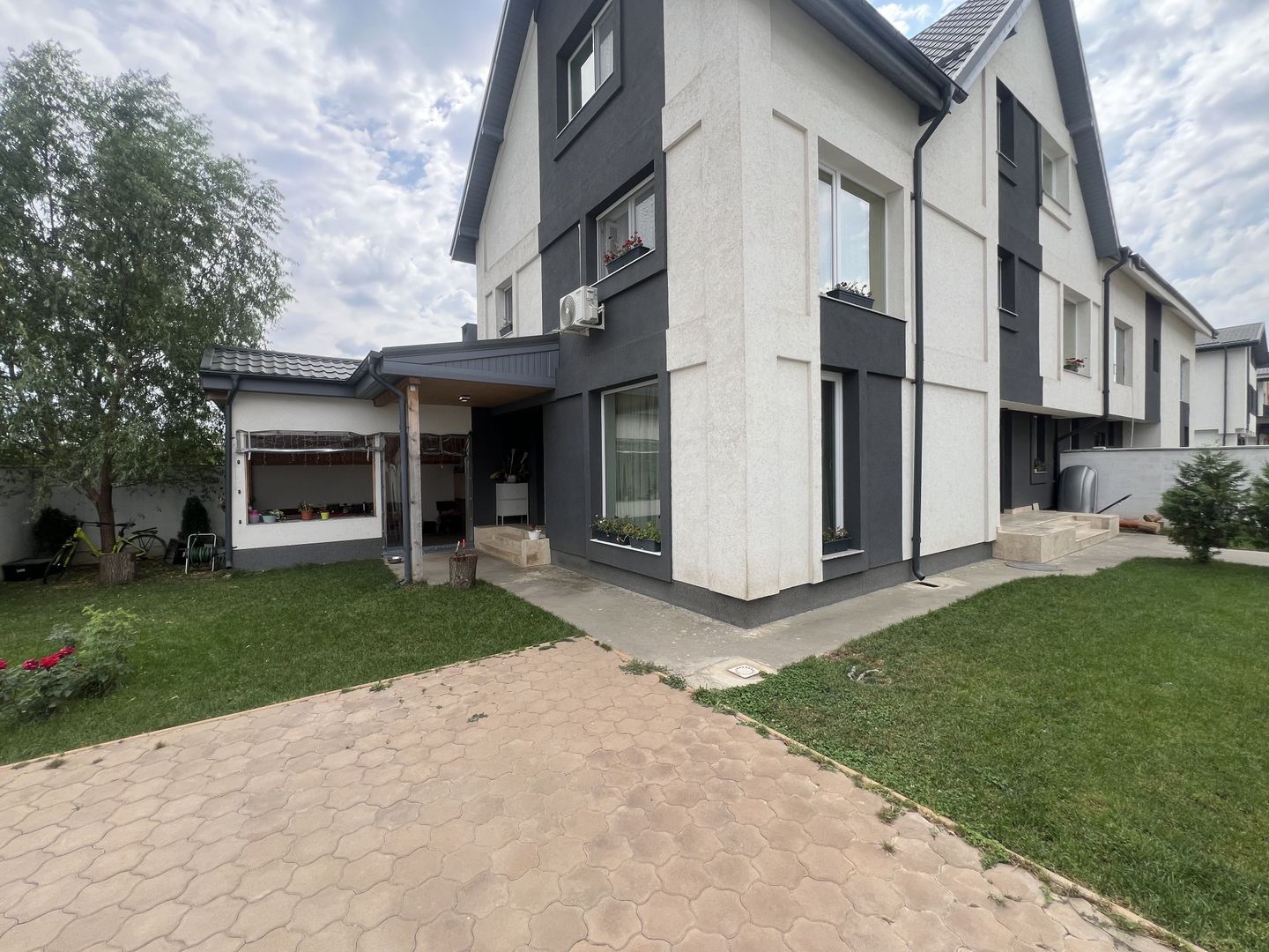 Vila lux cu curte - Mogosoaia (COMISION ZERO) - Poză 14