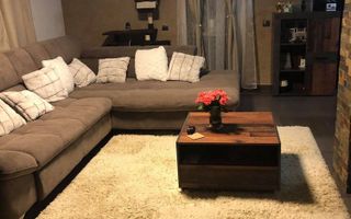 Casă individuală cu terase, curte generoasă și garaj – Floresti. - Poză 1