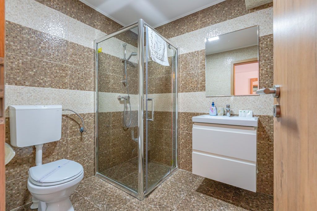 Pensiune Rosenau de vânzare - Afacere la cheie lângă Cetatea Râșnov - Poză 27