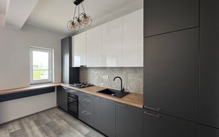 Mobilat si utilat. 2 locuri de parcare. Curte privata in CF - Poză 1