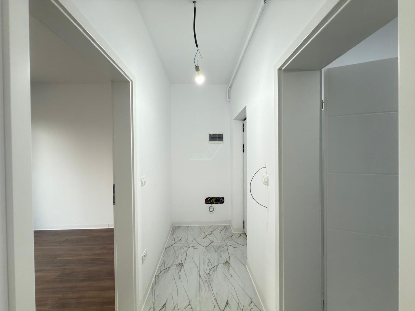 Bloc finalizat. Balcon mare. Loc de parcare. - Poză 8