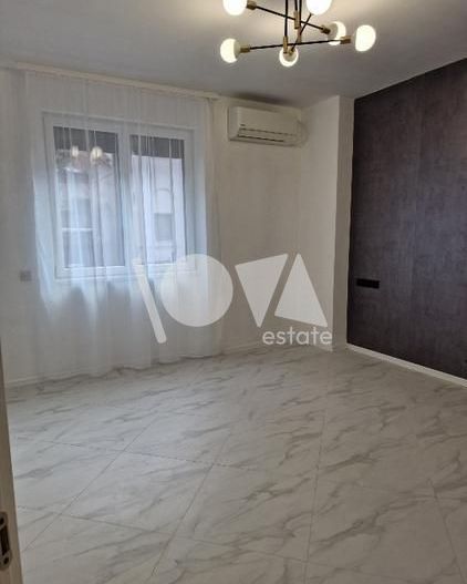 De închiriat Duplex 5 camere (parter + demisol) - vila Piata Romana - Poză 2