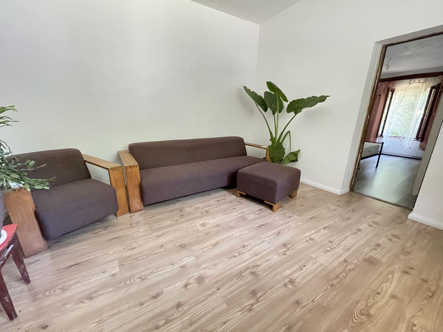 Casă la curte comuna în zona Balcescu - Poză 3