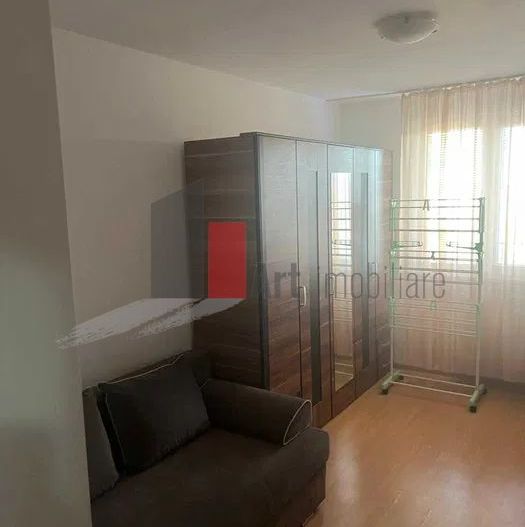 Apartament 2 camere, decomandat, Barajul Sadului, 5 minute față de stația Titan - Poză 2