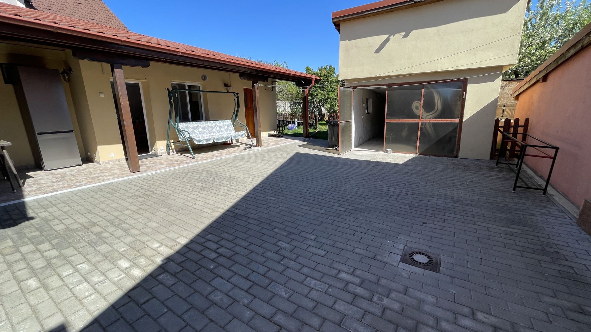 Casa cu teren frumos si garaj zona Mehala - Poză 20