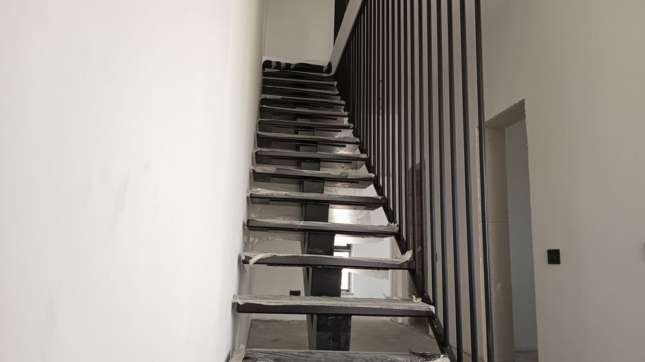 Vila impozanta, aspect deosebit, configuratie tip duplex, view, Brasov - Poză 9