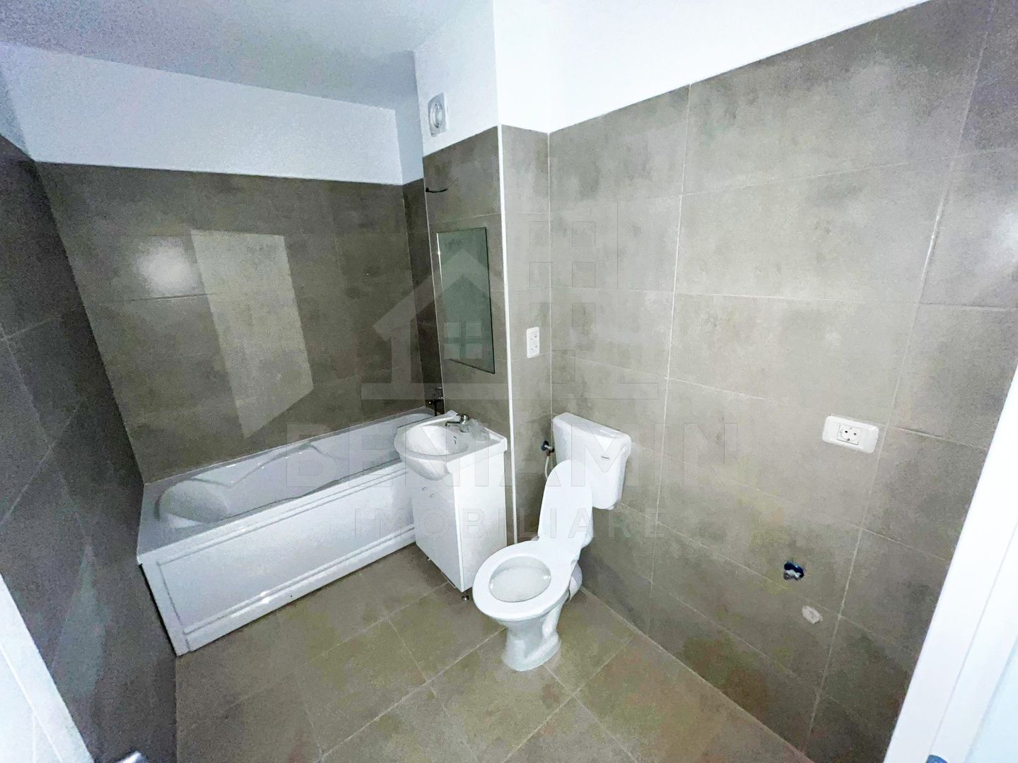 2 Camere-Bloc Nou- Loc De Parcare- Disponibil Imediat-Sanpetru-Brasov - Poză 3