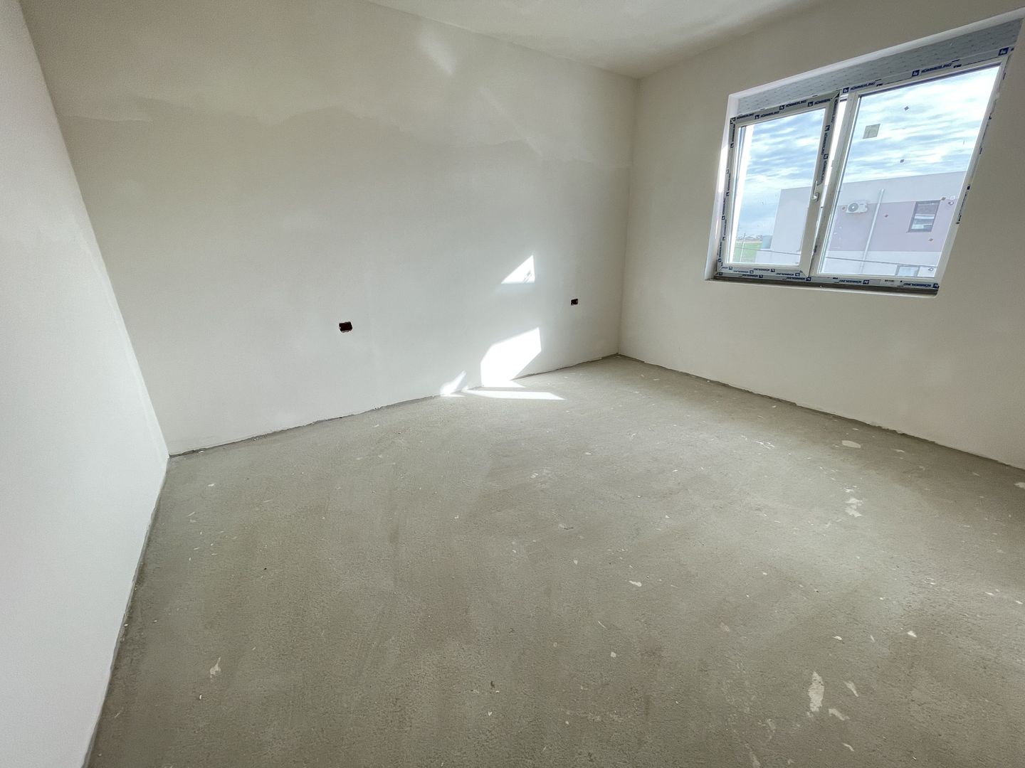 Apartament cu doua camere spatios in Dumbravita - Poză 4