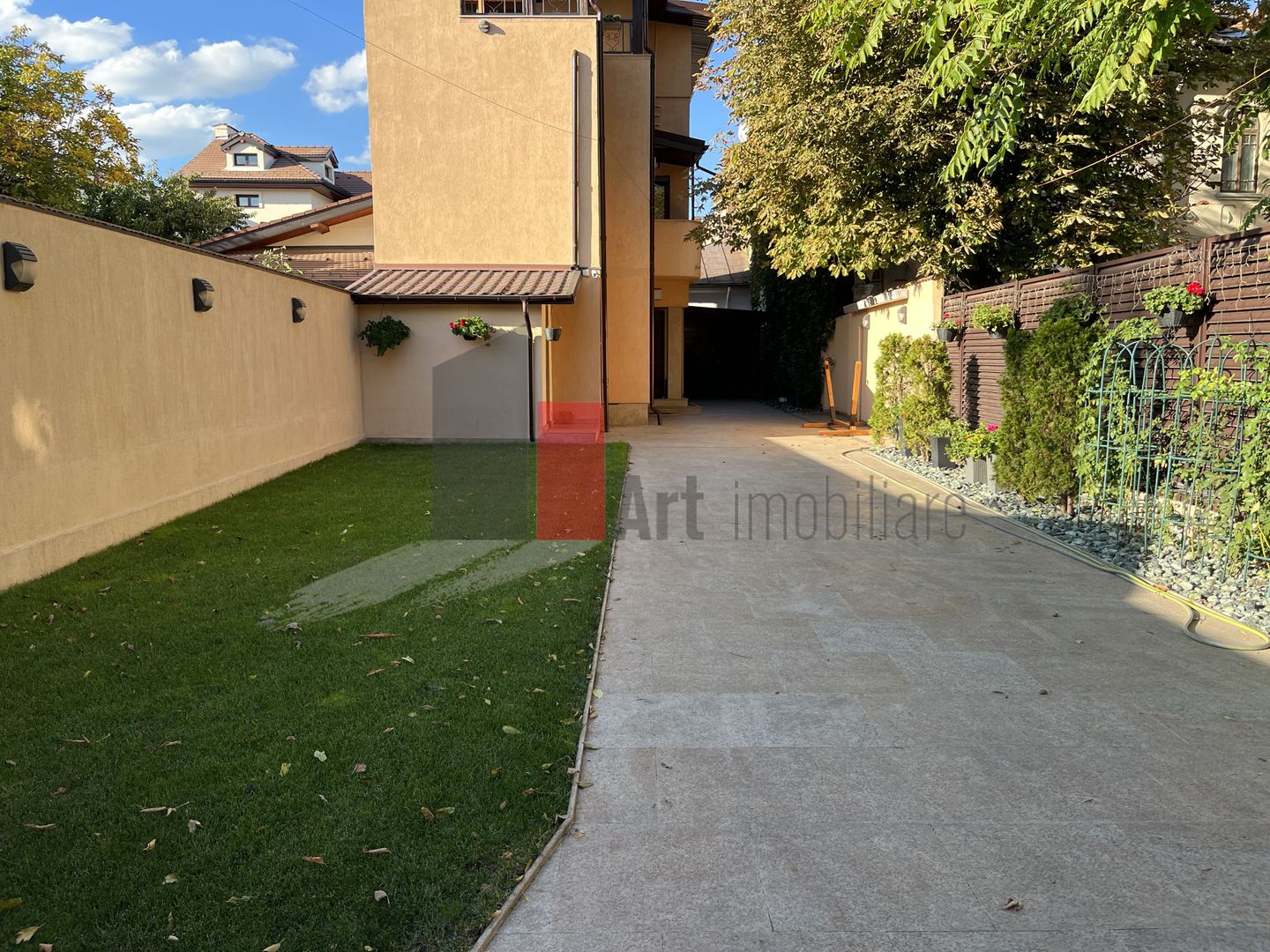 Vila "RIFINITA", Unirii-Piata Alba Iulia, intri si te indragostesti pe loc de ea - Poză 9