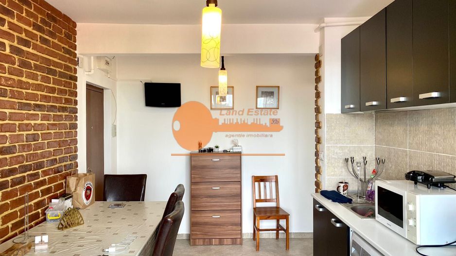 Apartament cu 3 camere in zona Giulesti - vedere in spatele blocului - Poză 1