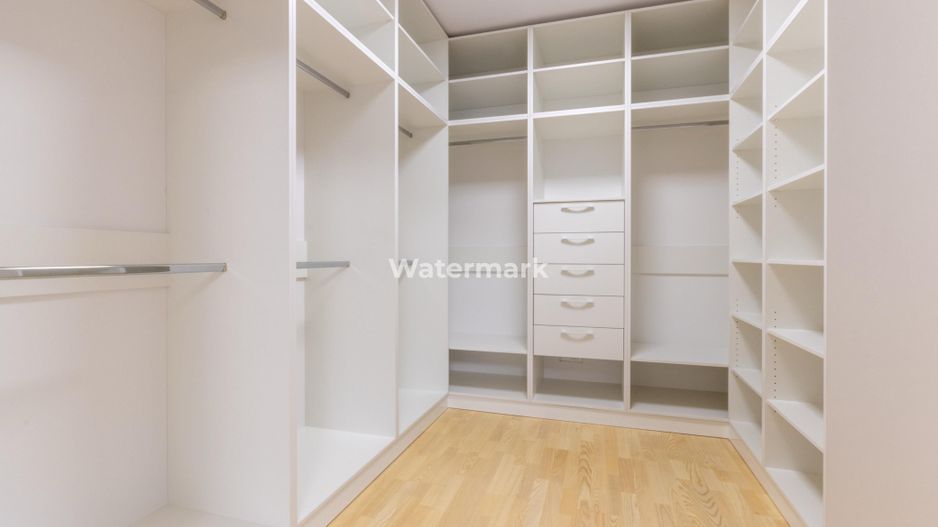 Apartament cu 4 camere de închiriat în zona Alexandru cel Bun - Poză 12