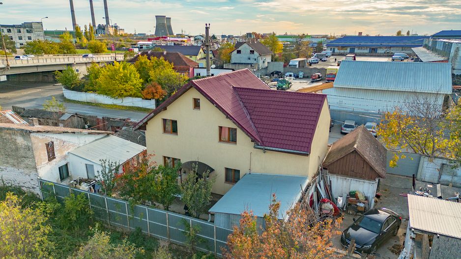 Casă / Vilă cu 6 camere de vânzare în zona Sagului - Poză 19