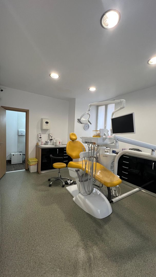 Cladire 23 de camere cu teren 554 mp - Poză 11