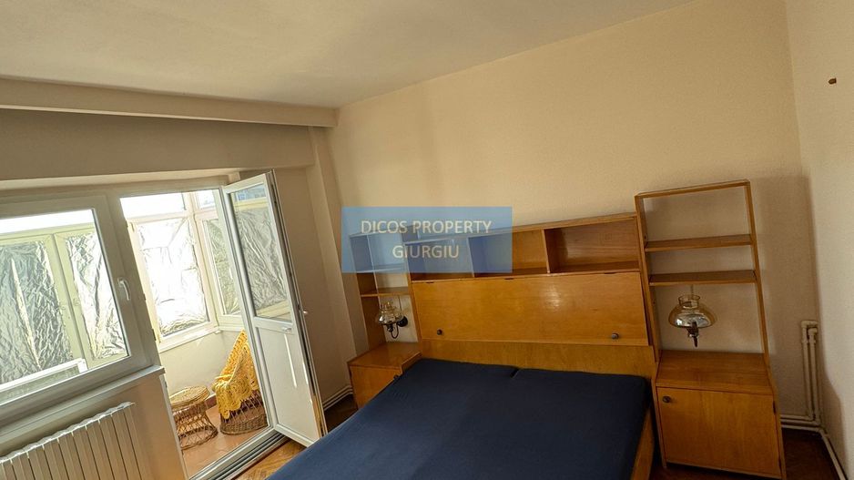 De vanzare apartament 3 camere - Poză 11