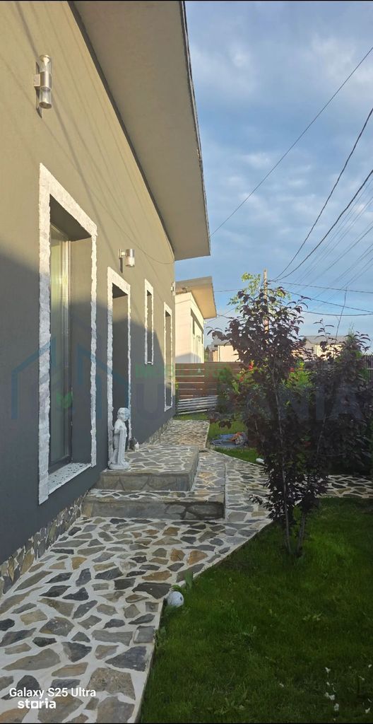 Casă cu 4 camere, garaj și mansardă în Visan, Bucium, Iași - Poză 7