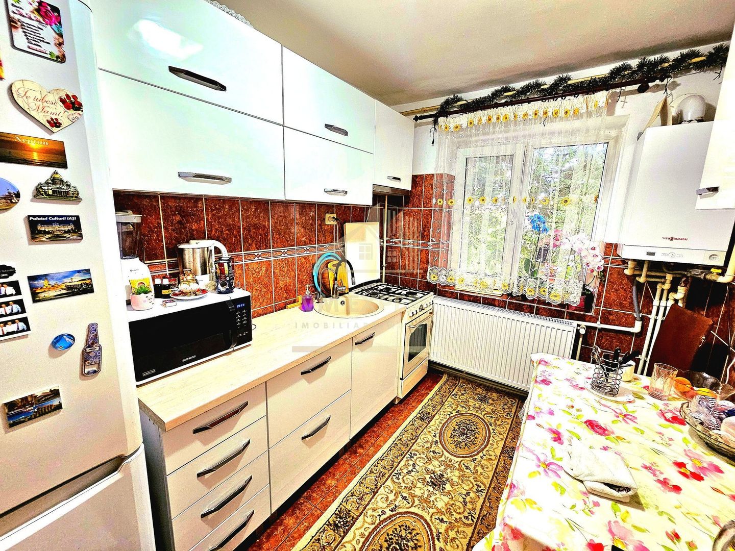 APARTAMENT 2 CAMERE CAMPULUNG, ETAJ 2 - Poză 1