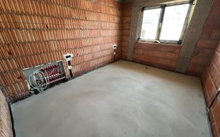 Casă individuală cu garaj , curte generoasă - Poză 9