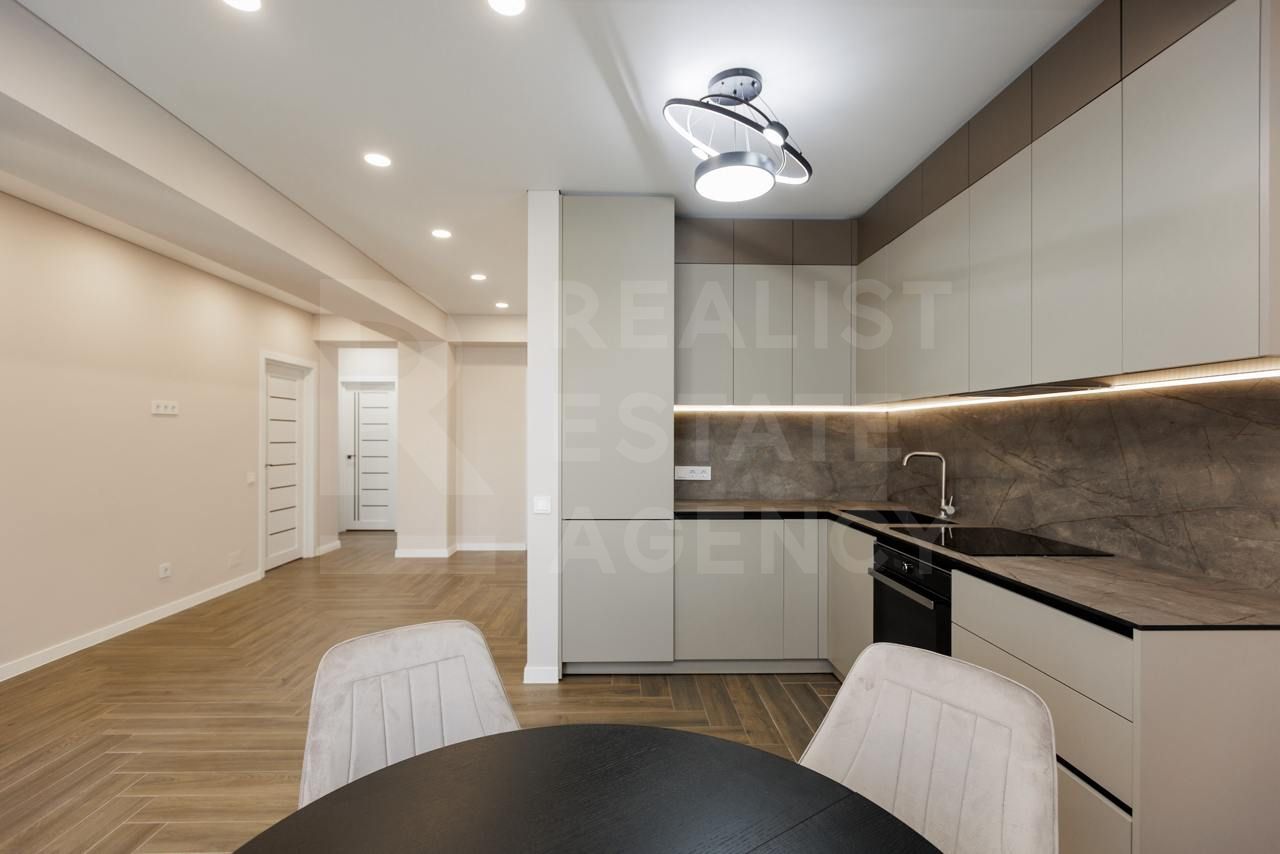 Vânzare, apartament, 4 camere, strada Ivan Zaikin, Centru - Poză 1