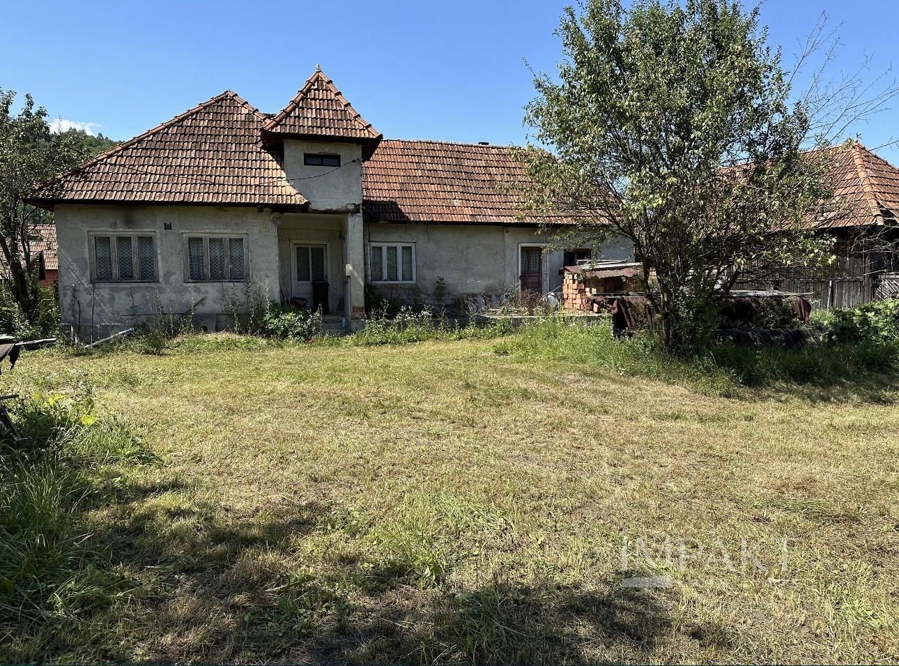 Teren cu casa veche in centrul localiatii Valea Draganului! - Poză 1