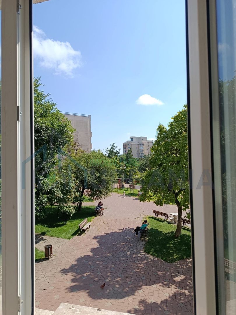 Apartament 3 camere, 78 mp, etaj 1, cu vedere la esplanada Nicolina, Iași - Poză 1